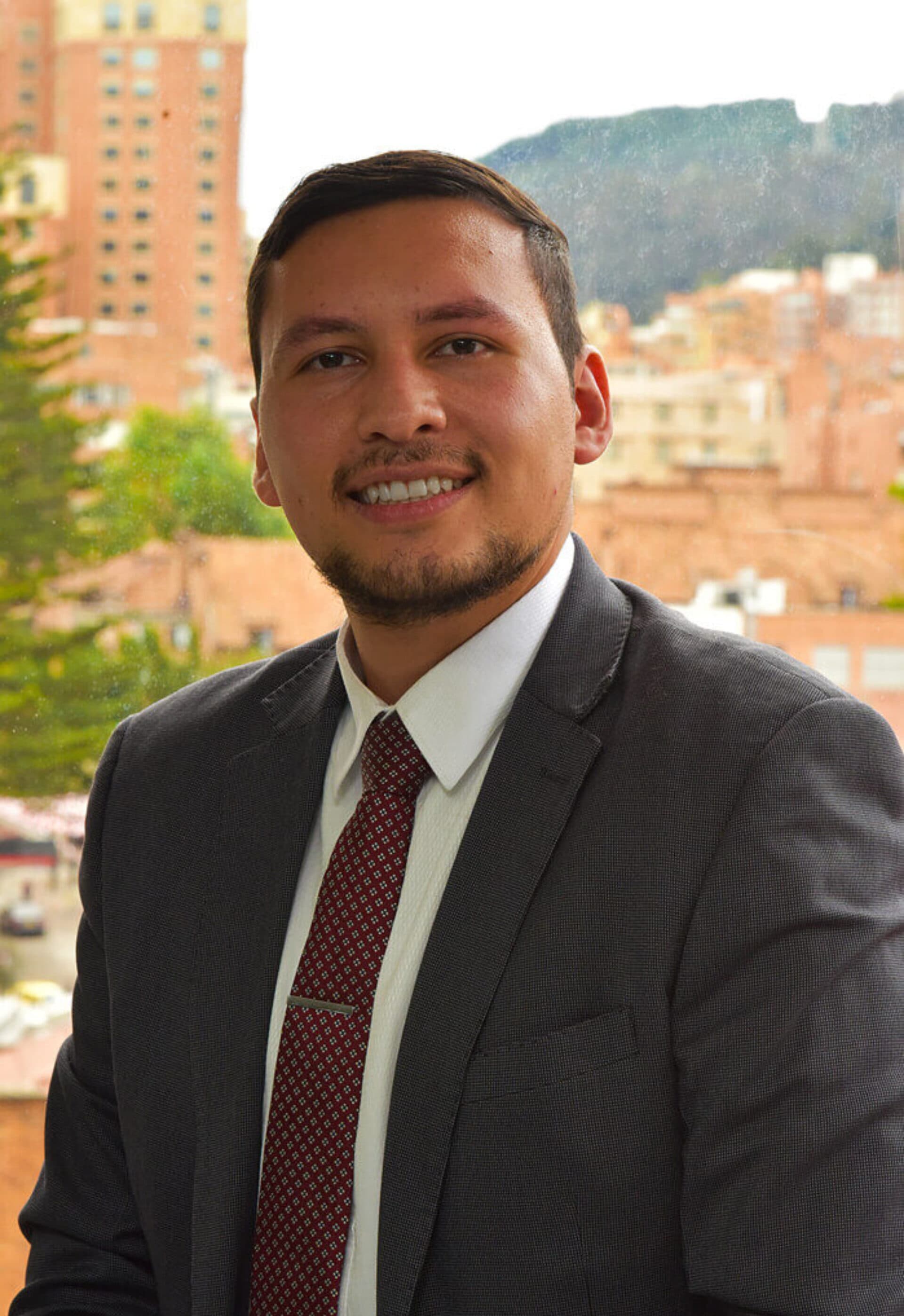 Santiago Murillo, Socio